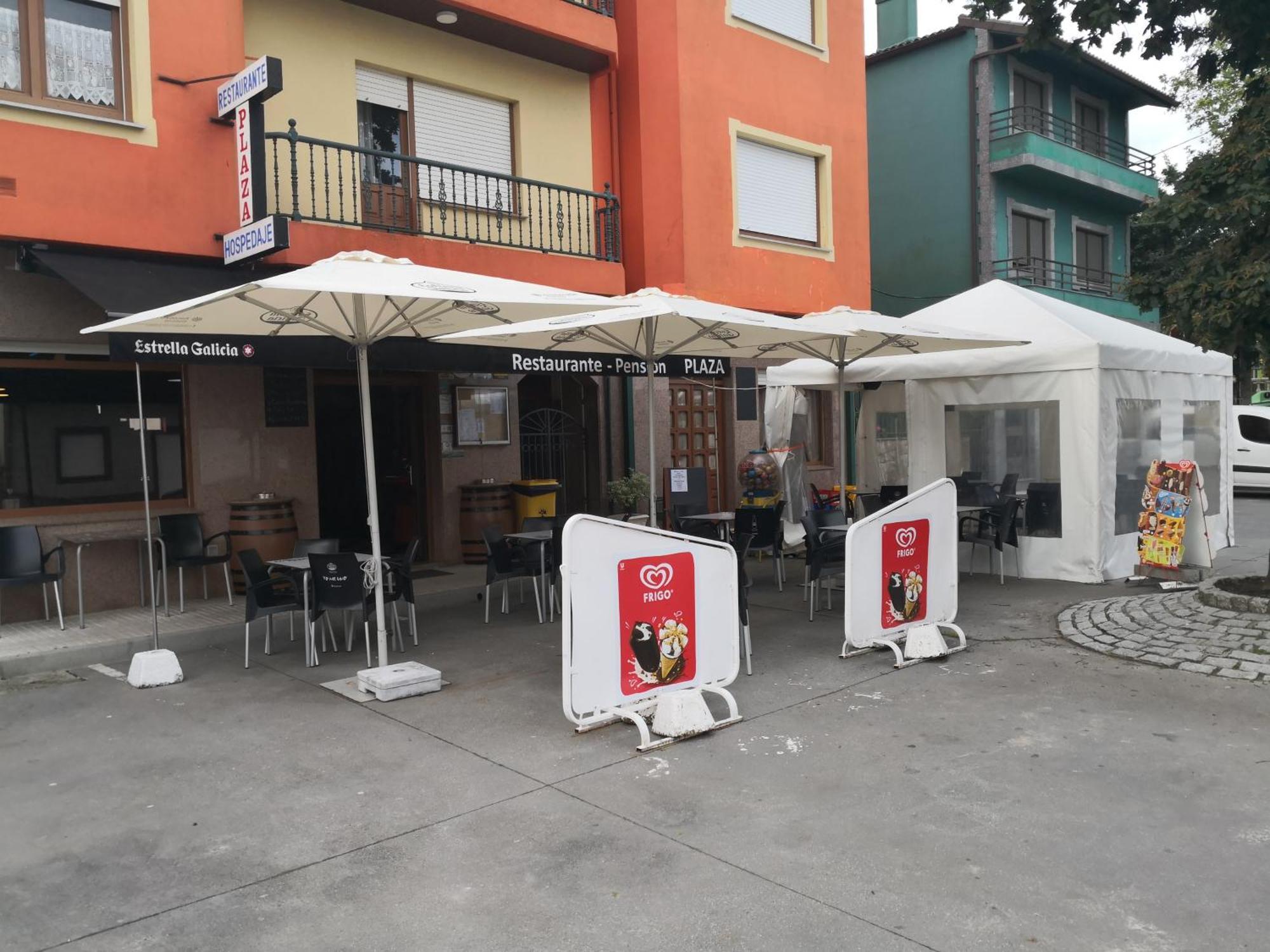 Pensión Plaza Quintáns Exterior foto