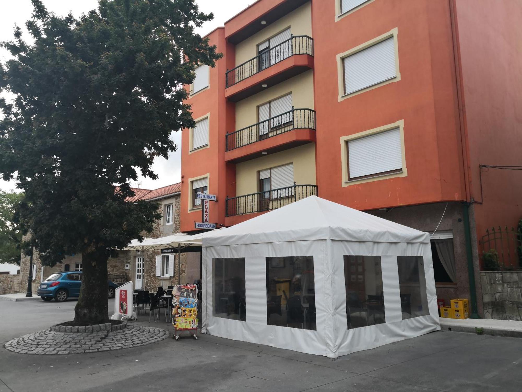 Pensión Plaza Quintáns Exterior foto